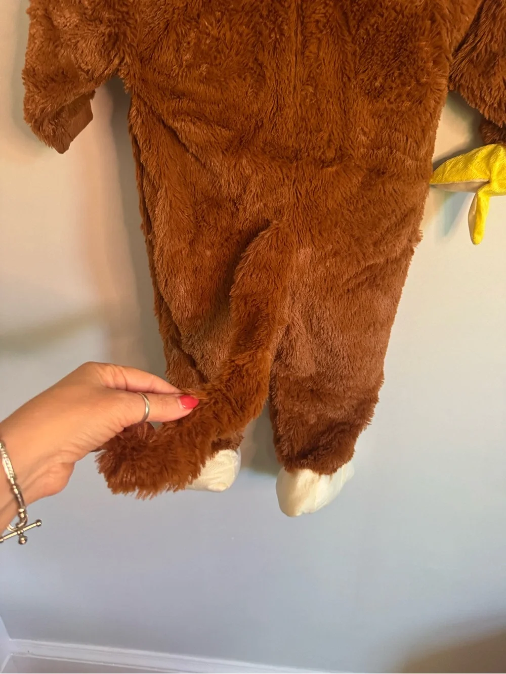 Toddler plush monkey Halloween costume with banana size 18-24 months like new